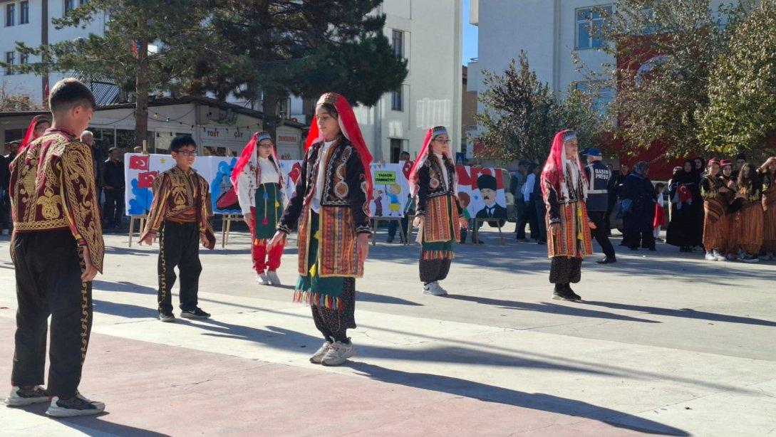 İlçemizde 29 Ekim Cumhuriyet Bayramı Coşkuyla Kutlandı 